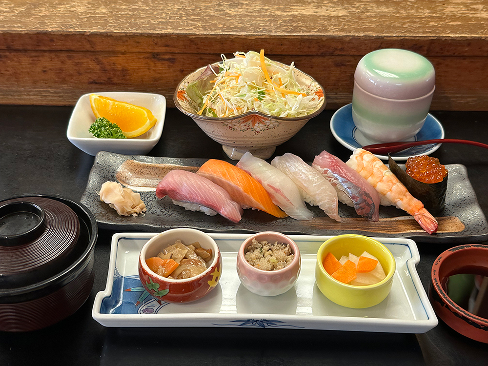 にぎり定食 2,200円（税込）