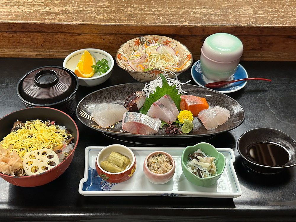 刺身定食 2,200円（税込）