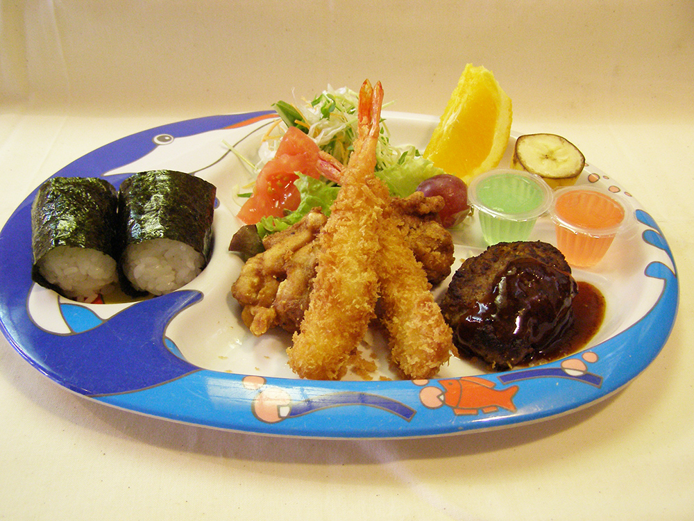 お子様ランチ 880円(税込)